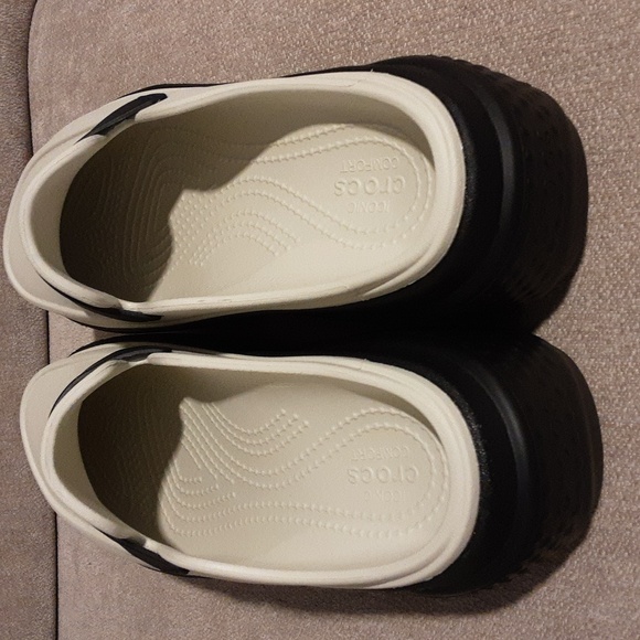 CROCS Black and Bone Women's Mules Size W 7. - Picture 10 of 12
